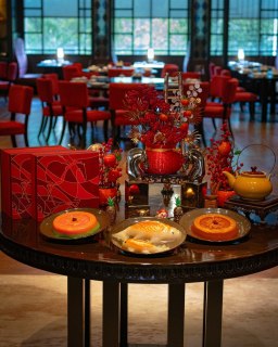 Rise with the Horse and embrace prosperity — Jasmine’s signature Nian Gao returns to honor tradition with elegance.

Available until February 28, 2026
PHP 1,688 net per box

Discover your emblem of prosperity:
Abundance Fortune Koi Fish Nian Gao – A symbol of prosperity and success.

Happiness Blessing Nian Gao – Classic round brown sugar.

Prosperity Harmony Two-Layered Nian Gao – Green tea & rose.

For general inquiries: ​
📞 (02) 8811 6888​
📧 enquiry.manila@newworldhotels.com​
🌐 manila.newworldhotels.com​

#NewWorldMakati #NewWorldMakatiHotel #NewWorldHotels #Jasmine #RisewiththeHorseNewYearNewWorld #NewYearNewWorld