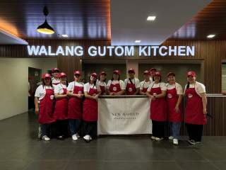 125 warm meals. One shared purpose.

On February 11, New World Makati Hotel partnered with the Department of Social Welfare and Development (DSWD) for the Walang Gutom Kitchen program, supporting its mission to provide nutritious meals to vulnerable communities.

Our culinary team prepared the packed meals, while volunteer associates from across departments came together to assemble them — a collective effort rooted in compassion and service.

Delivered for distribution to homeless individuals in nearby communities, each meal offered nourishment, comfort, and dignity.

At New World Makati Hotel, care goes beyond our walls. Through meaningful partnerships and the dedication of our people, we continue to create impact where it matters most.

#NewWorldMakati #NewWorldMakatiHotel #NewWorldHotels #RosewoodImpacts