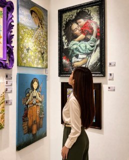 Where art creates impact. Likha: The Living Gallery Cycle 2 is now open, featuring fresh works curated in partnership with @artforward.mnl  and @namiartgallery. Proceeds from artwork sales will be donated to Mano Amiga to help empower young minds through education.​

The cycle will run until Oct 28, 2026. Come visit!

#NewWorldMakati #NewWorldMakatiHotel