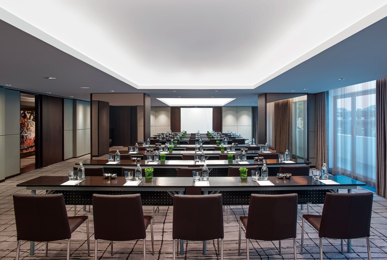 Press Club - New World Makati Hotel